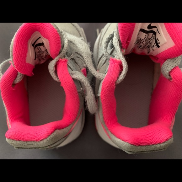 Nike Air Baby Shoes Size 2C - Picture 9 of 10